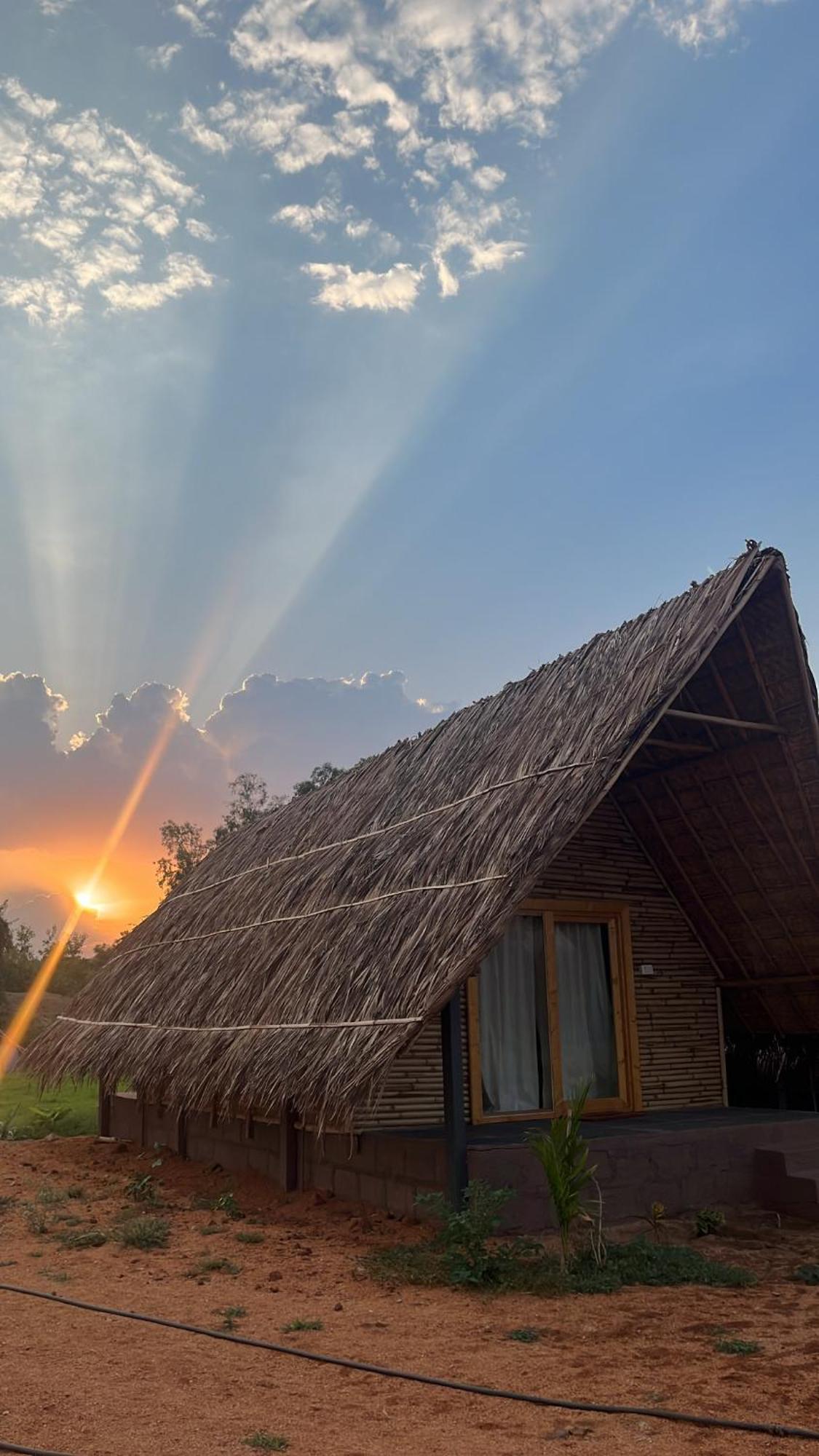Hotel Tropical Hampi Zewnętrze zdjęcie