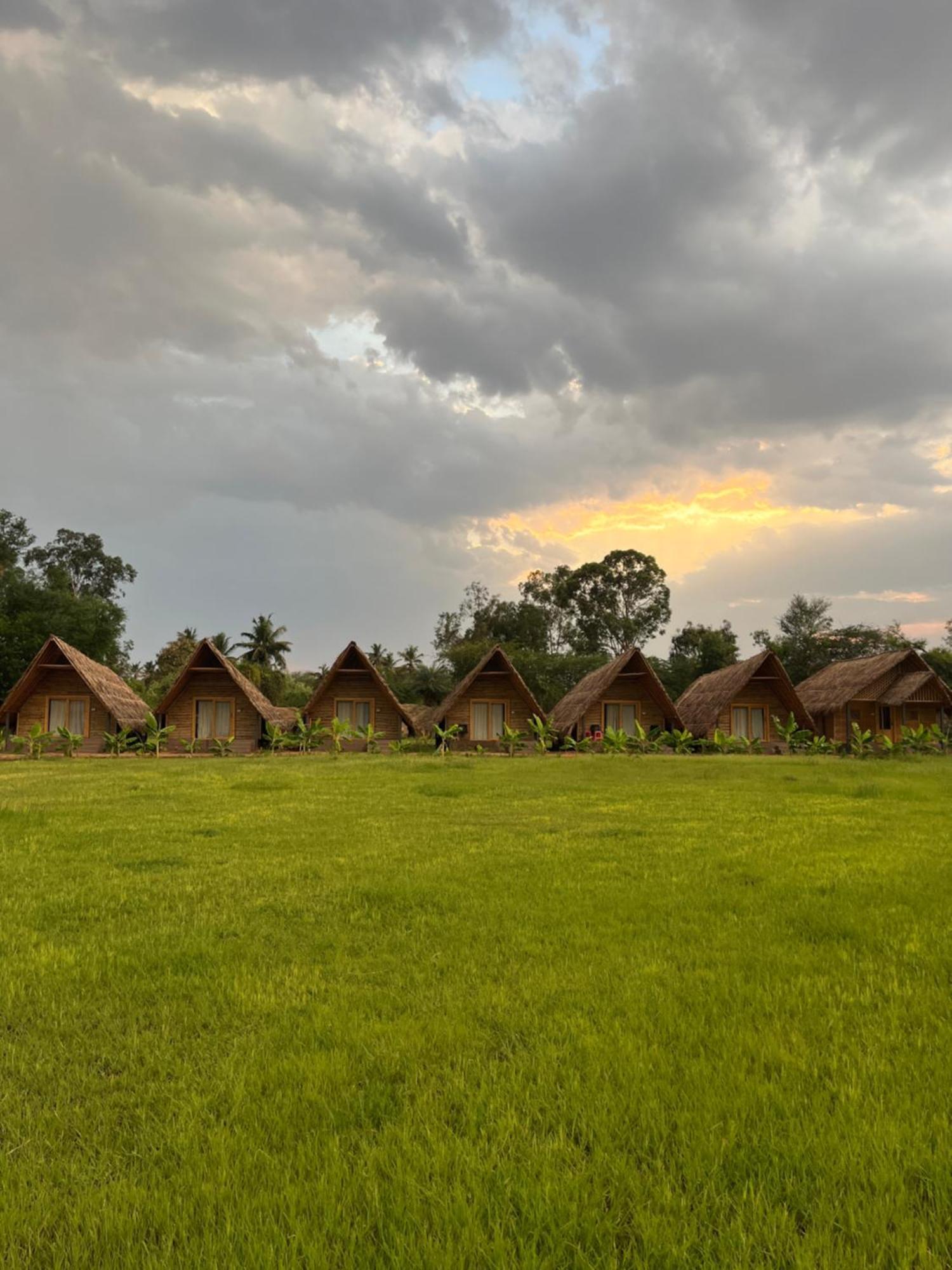 Hotel Tropical Hampi Zewnętrze zdjęcie