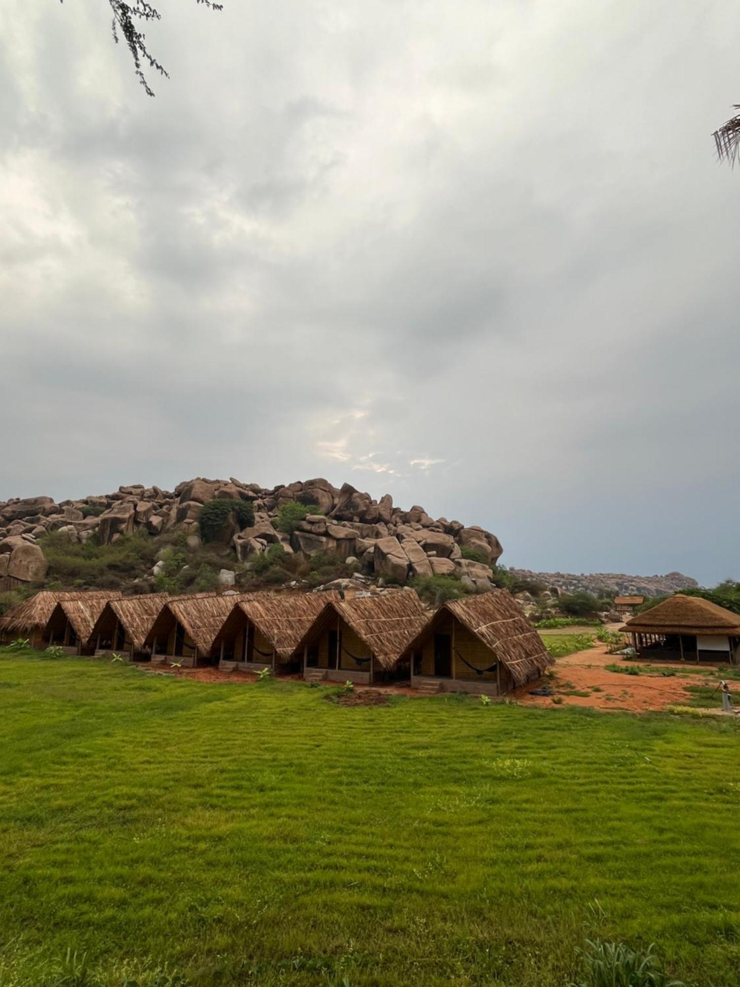 Hotel Tropical Hampi Zewnętrze zdjęcie