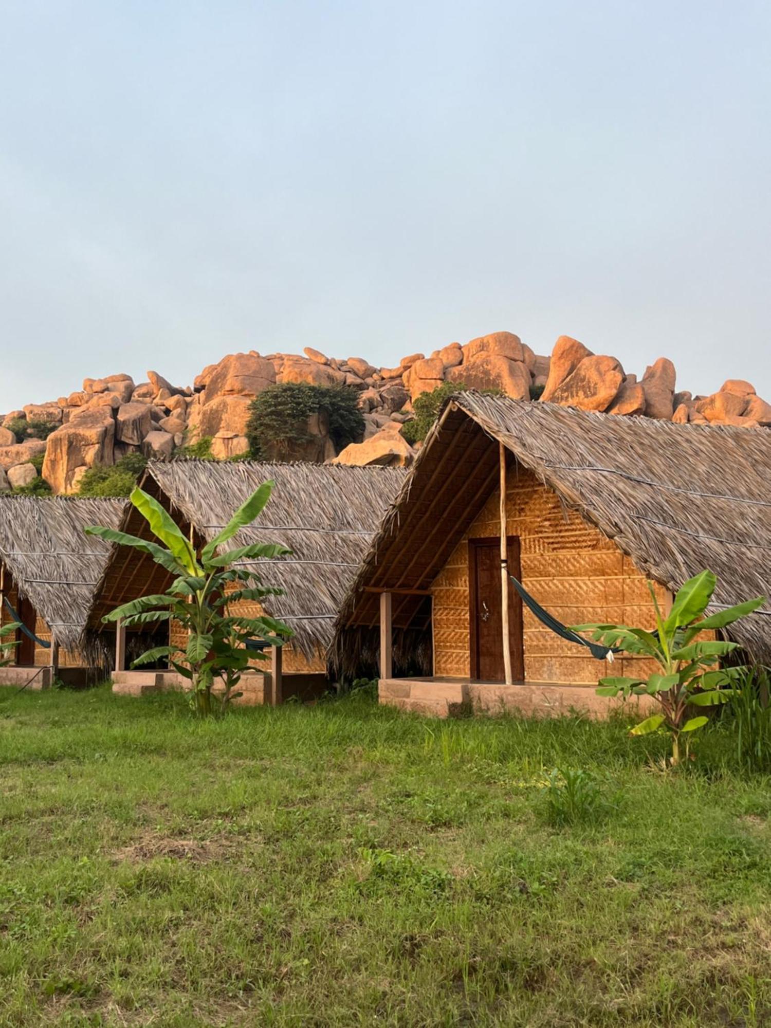 Hotel Tropical Hampi Zewnętrze zdjęcie